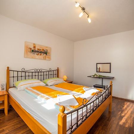 Apartments Kati Omis Luaran gambar