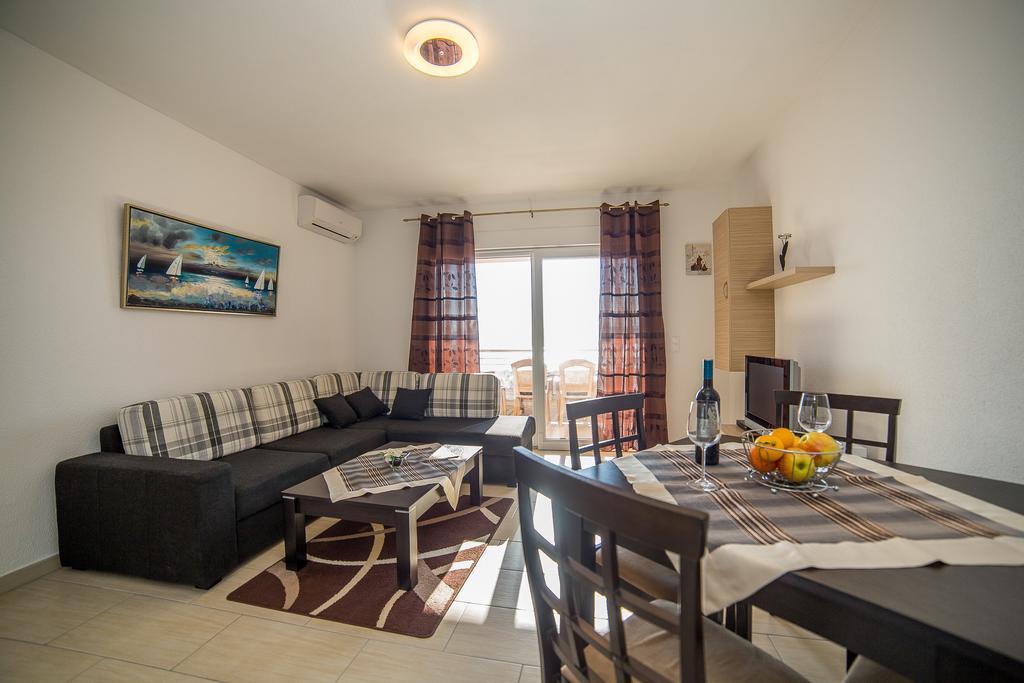 Apartments Kati Omis Luaran gambar